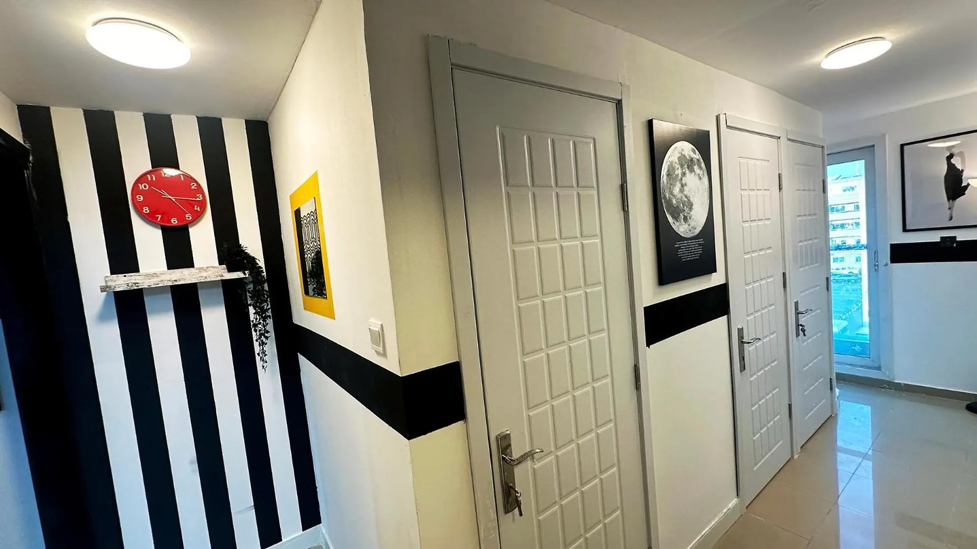 Cozy Corner Partition Room Near Burjuman Metro Dubai Homestay