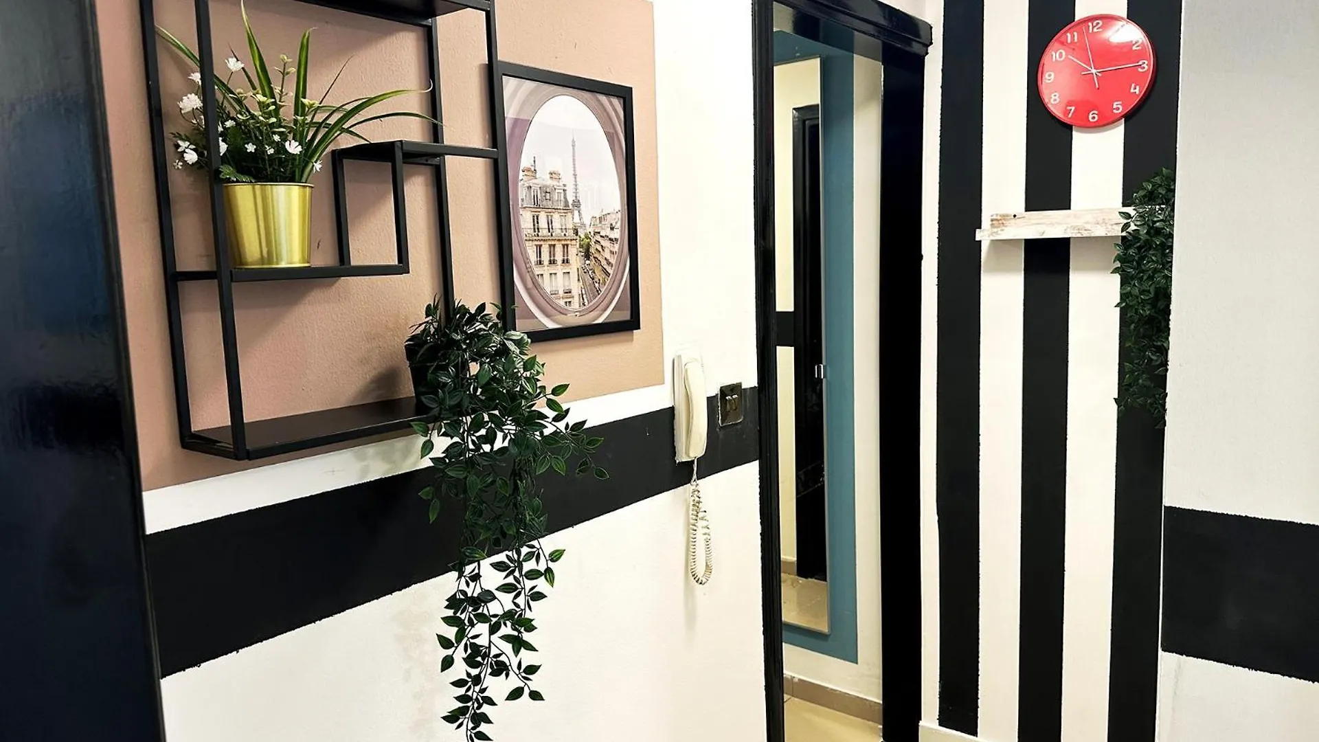 Cozy Corner Partition Room Near Burjuman Metro Dubai 0*,  United Arab Emirates