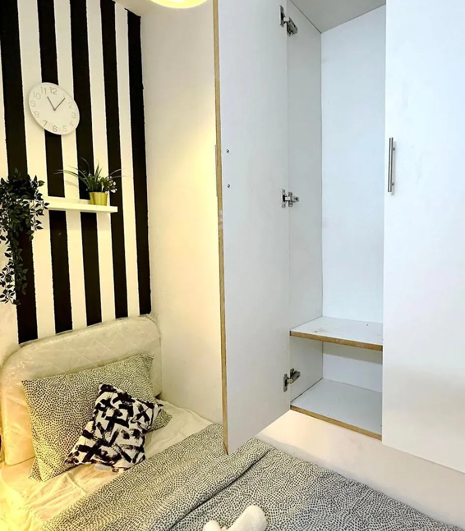 Homestay Cozy Corner Partition Room Near Burjuman Metro Dubai United Arab Emirates