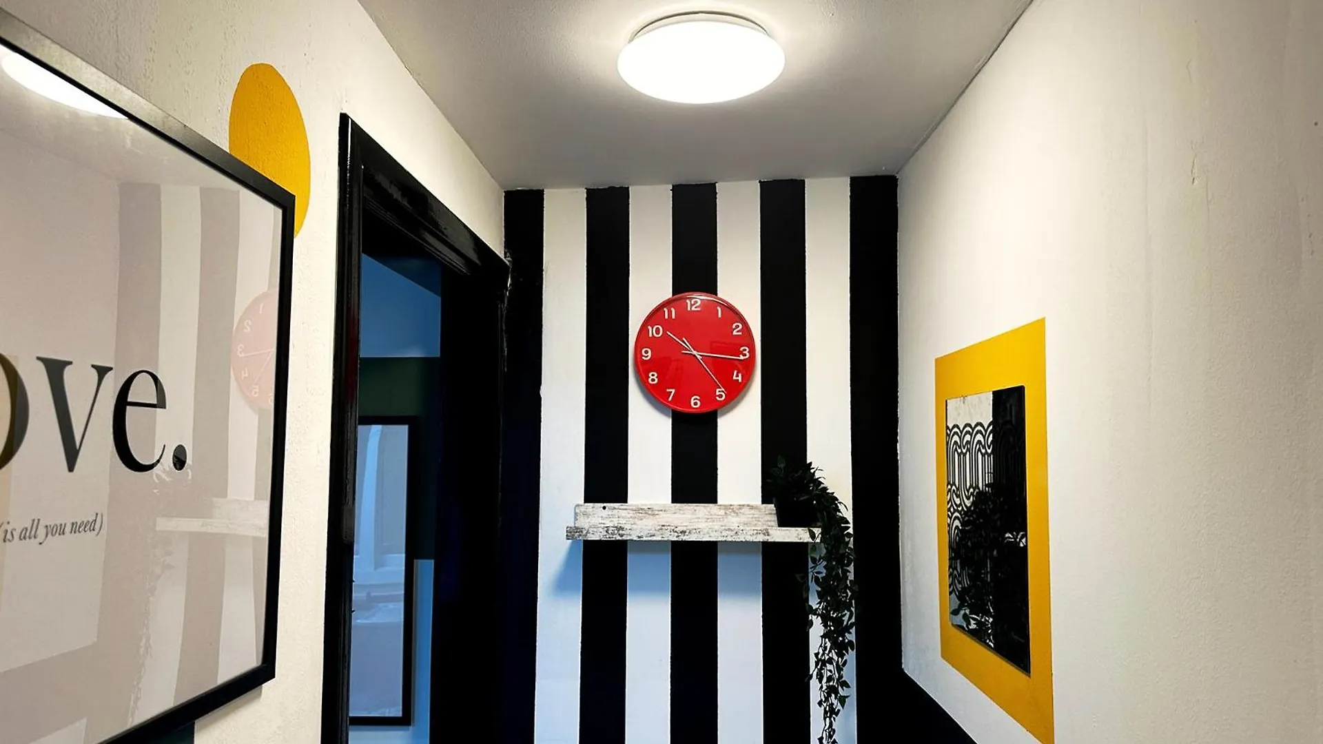 Homestay Cozy Corner Partition Room Near Burjuman Metro Dubai